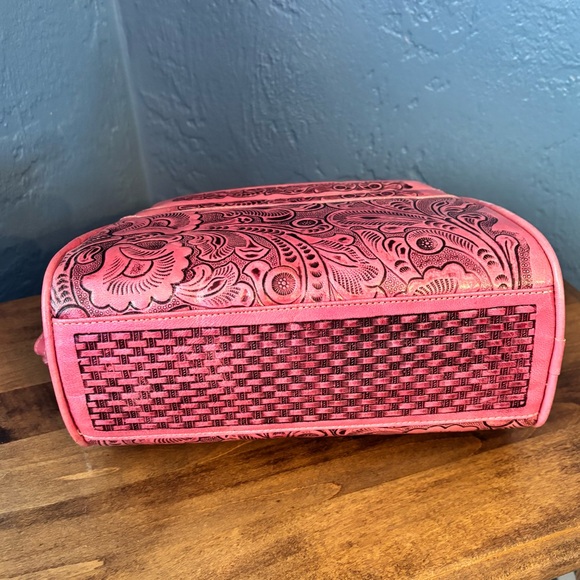 Floral Embossed Pink Leather Bag NWT - Picture 4 of 11